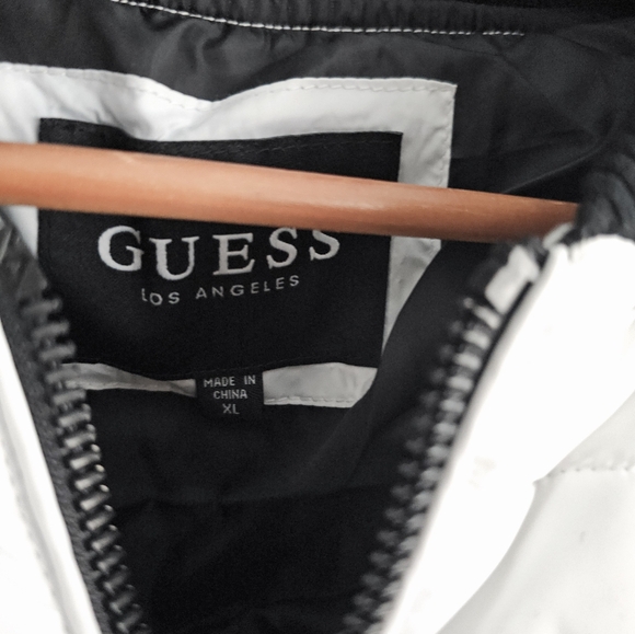 Men's GUESS White Puffer Quilted Jacket Hooded Red Trim XL - Picture 8 of 12